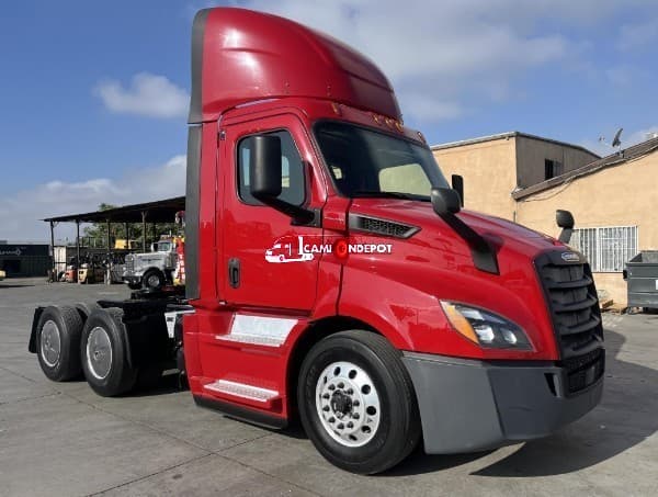 2019 FREIGHTLINER CASCADIA 116 Day Cab Trucks