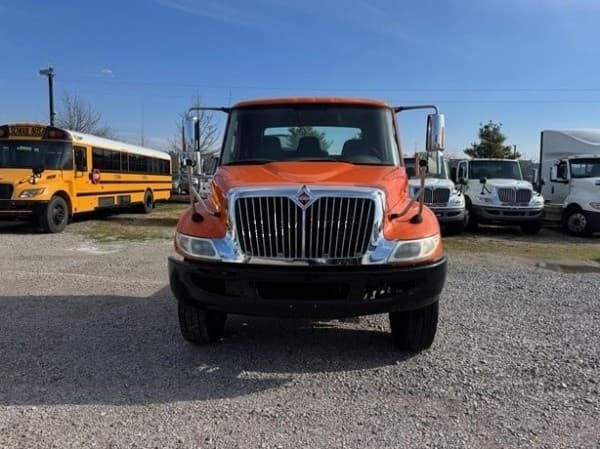2017 INTERNATIONAL  DURASTAR 4300 Cab & Chassis Trucks