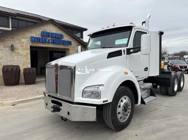 2017 KENWORTH  T880 Day Cab Trucks