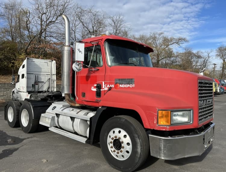 1999 MACK CHU613 Day Cab Trucks
