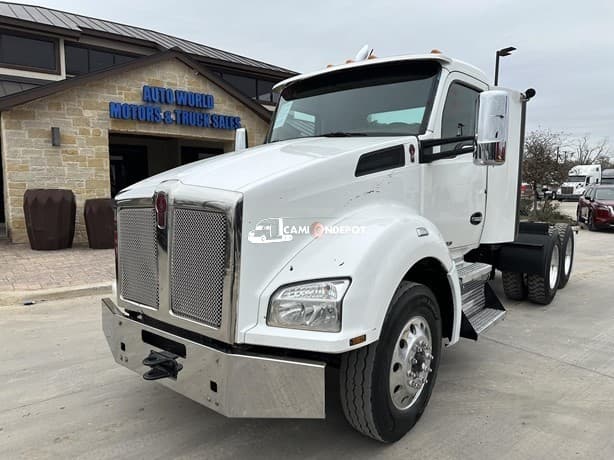 2019 KENWORTH T880 Day Cab Trucks
