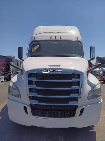2020 FREIGHTLINER CASCADIA 113 Sleeper Trucks