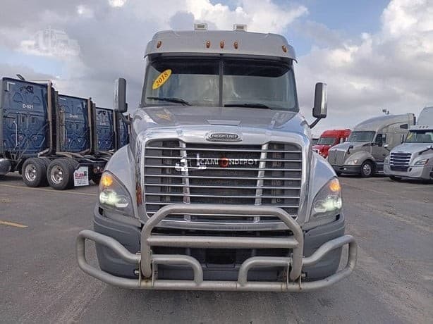 2018 FREIGHTLINER CASCADIA 113 Sleeper Trucks