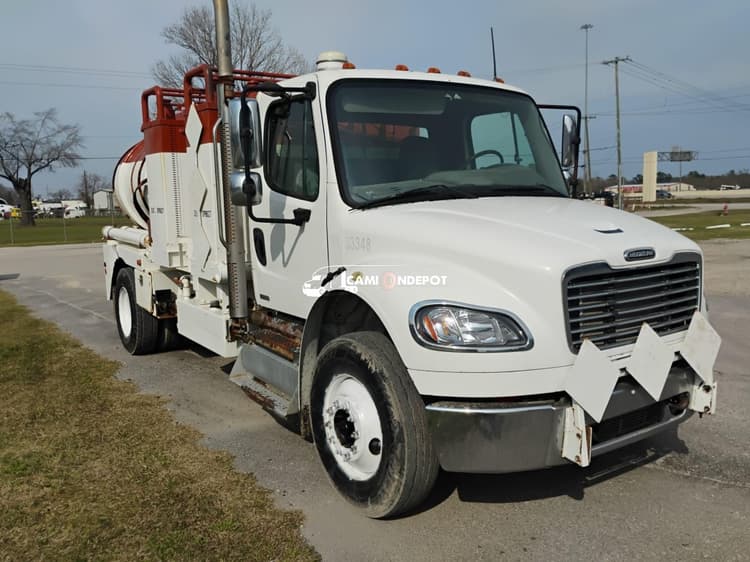 2011 FREIGHTLINER BUSINESS CLASS M2 106 Tank Trucks