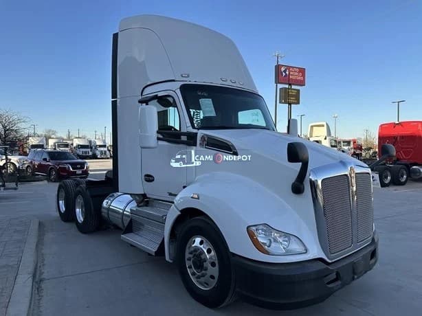 2021 KENWORTH T880 Day Cab Trucks