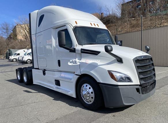 2021 FREIGHTLINER CASCADIA 126 Sleeper Trucks
