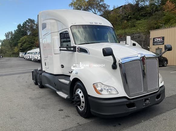 2019 KENWORTH T680 Sleeper Trucks
