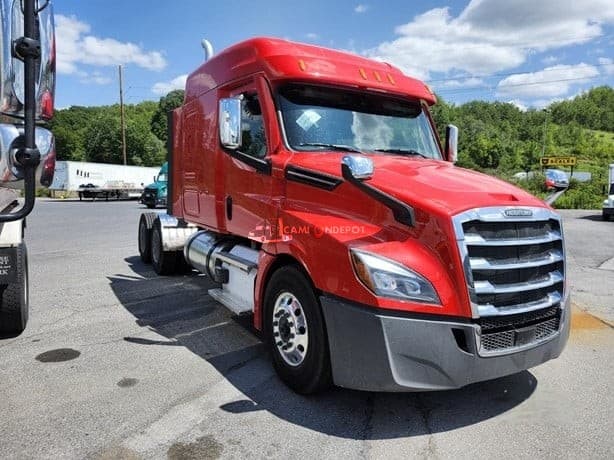 2025 FREIGHTLINER CASCADIA 126 Sleeper Trucks
