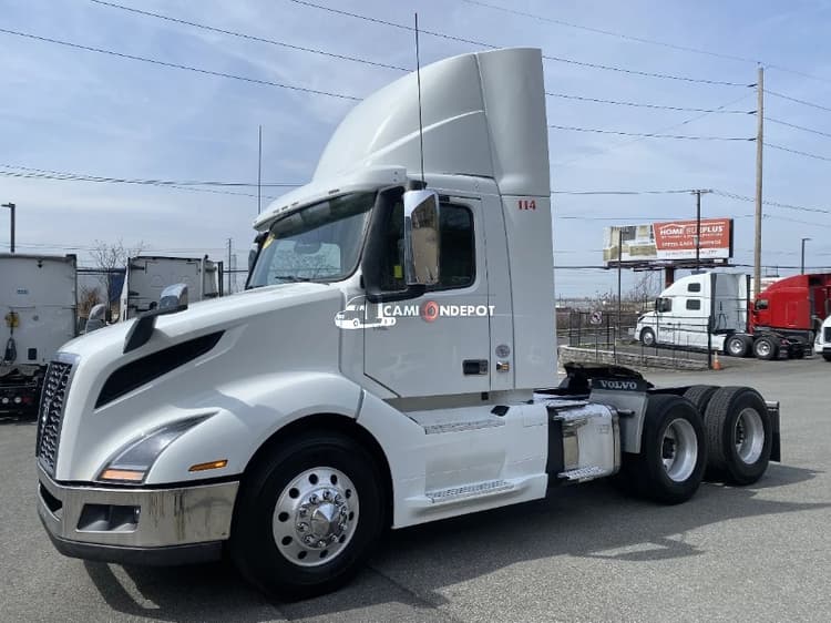 2019 VOLVO VNL64T300 Day Cab Trucks