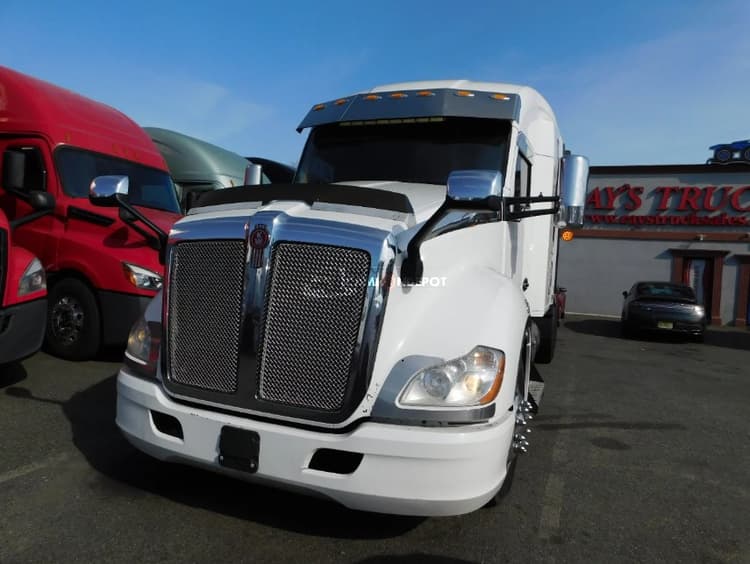 2021 KENWORTH T680 Sleeper Trucks