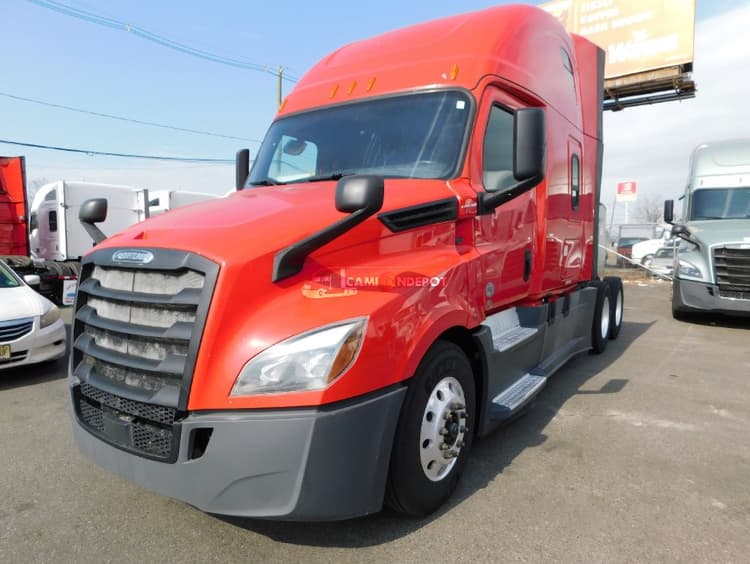 2019 FREIGHTLINER CASCADIA Sleeper Trucks
