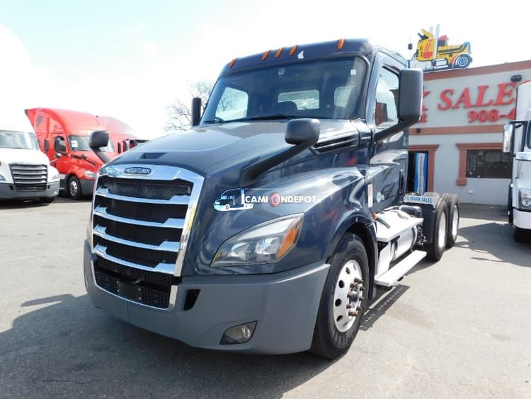 2019 FREIGHTLINER CASCADIA Day Cab Trucks