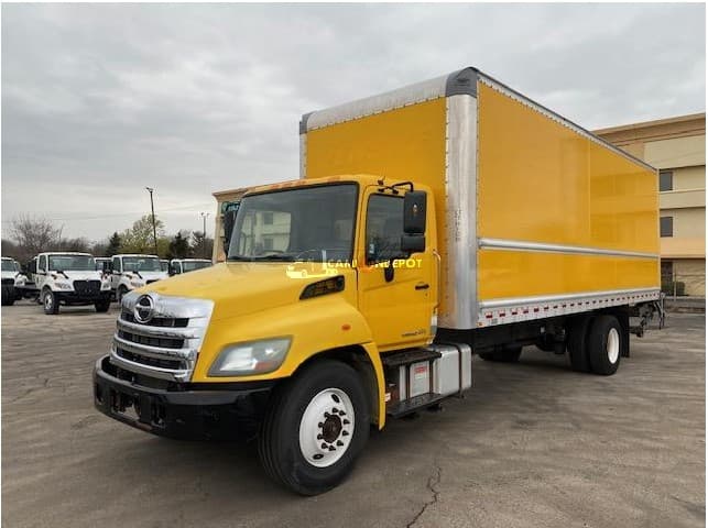2019 HINO 268A Box Trucks