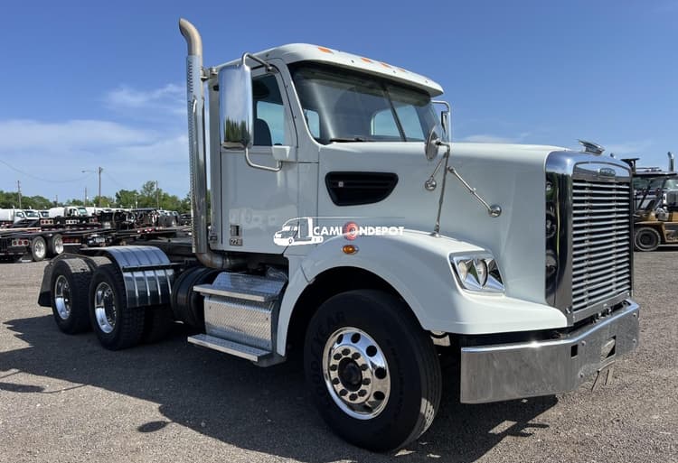 2019 FREIGHTLINER CORONADO 122 SD Day Cab Trucks