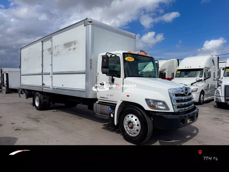 2019 HINO 268A Box Trucks