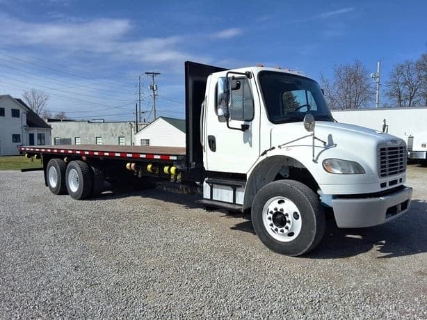 2016 FREIGHTLINER BUSINESS CLASS M2 106 Flatbed Trucks
