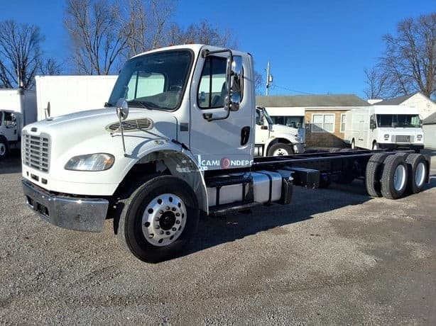 2016 FREIGHTLINER BUSINESS CLASS M2 106 Cab & Chassis Trucks