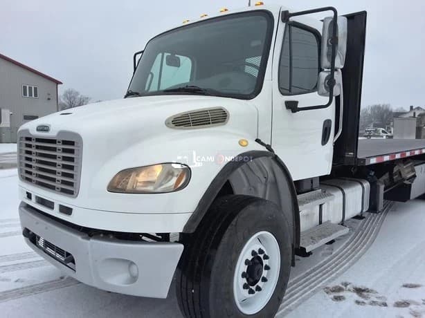 2015 FREIGHTLINER BUSINESS CLASS M2 106 Flatbed Trucks