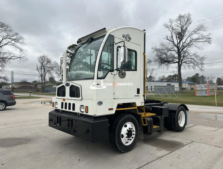 2019 AUTOCAR XSPOTTER Yard Spotter Trucks
