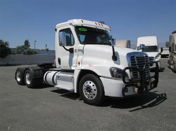 2017 FREIGHTLINER CASCADIA 125 Day Cab Trucks