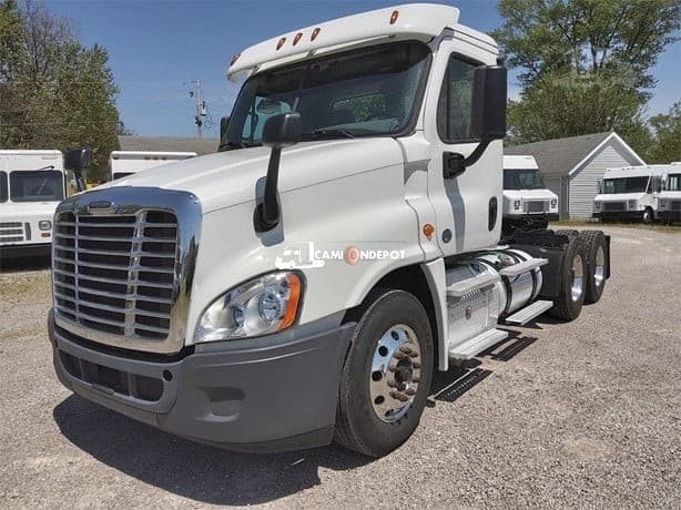 2018 FREIGHTLINER CASCADIA 113 Day Cab Trucks