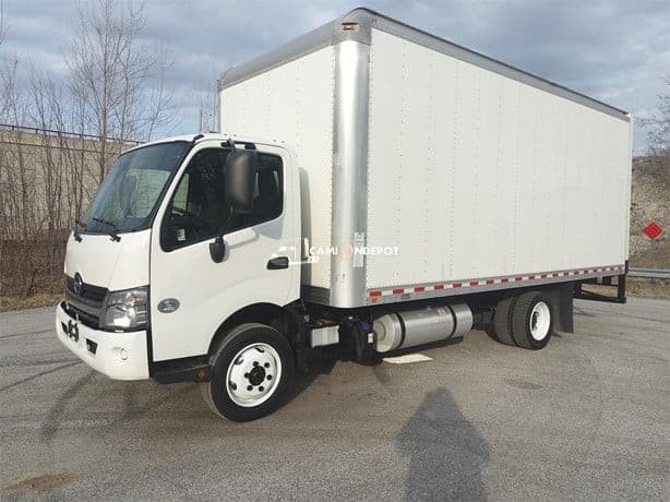 2020 HINO 195 Box Trucks