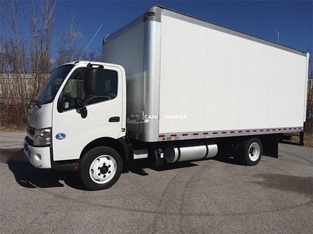 2019 HINO 195 Box Trucks