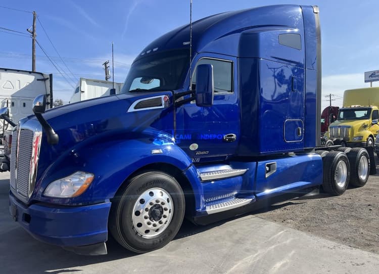 2020 KENWORTH T680 Sleeper Trucks