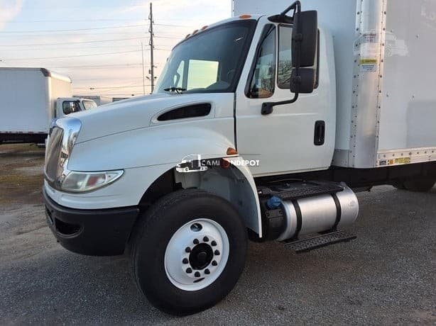 2015 INTERNATIONAL DURASTAR 4300 Box Trucks