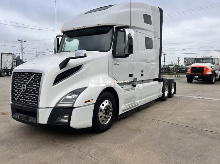 2021 VOLVO 760 Sleeper Trucks