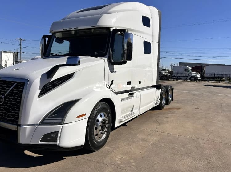 2019 VOLVO 760 Sleeper Trucks