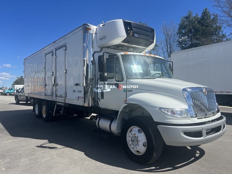 2013 INTERNATIONAL DURASTAR 4400 Reefer Box Truck