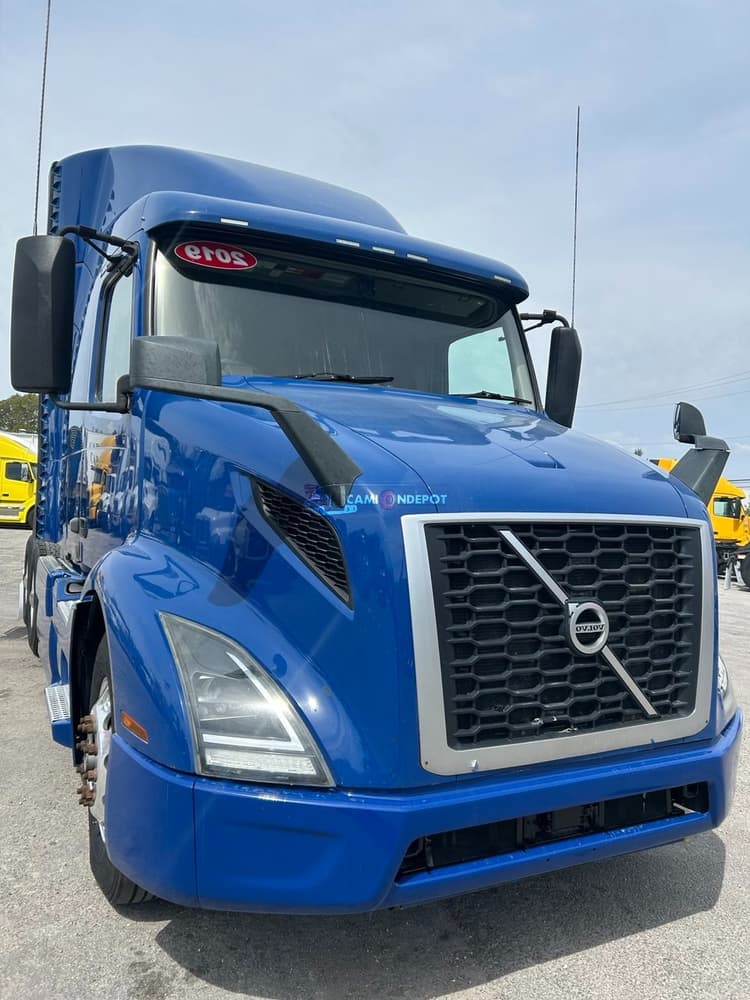 2019 VOLVO 640 Sleeper Trucks