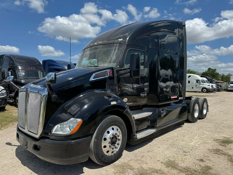 2018 KENWORTH  T680 Sleeper Trucks