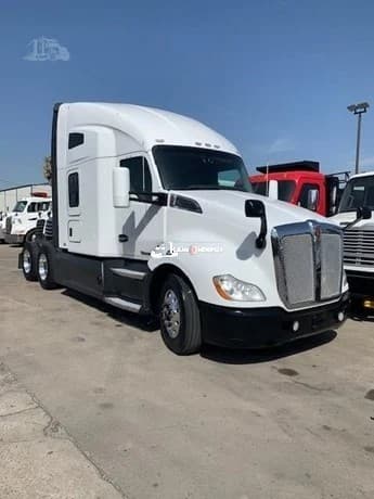 2018 KENWORTH T680 Sleeper Trucks