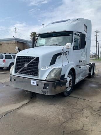 2008 VOLVO VNL64T670 Sleeper Trucks