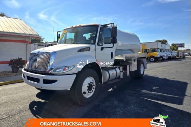 2019 INTERNATIONAL  4300 Tank Trucks