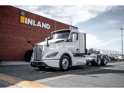 2025 KENWORTH T680 Day Cab Trucks