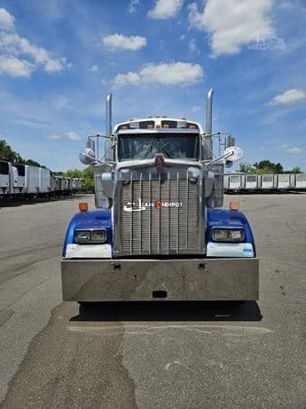 2005 KENWORTH W900 Sleeper Trucks