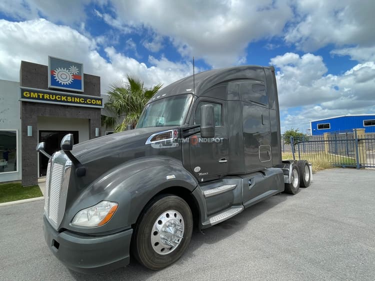2019 KENWORTH T680 Sleeper Trucks