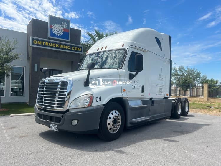 2018 FREIGHTLINER CASCADIA 125 Sleeper Trucks