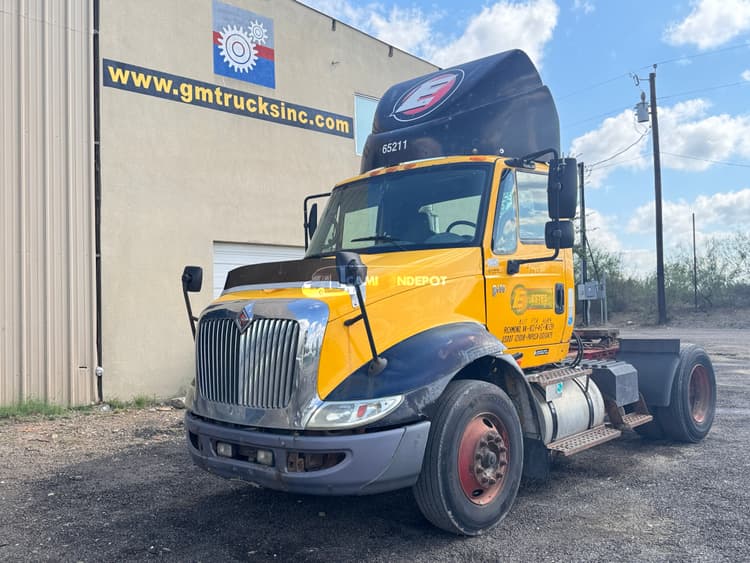 2006 INTERNATIONAL 8600 SBA Day Cab Trucks