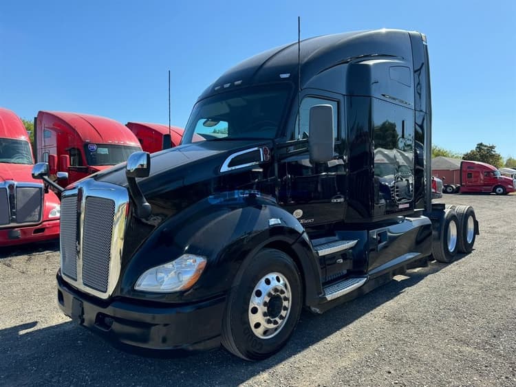 2018 KENWORTH T680 Sleeper Trucks
