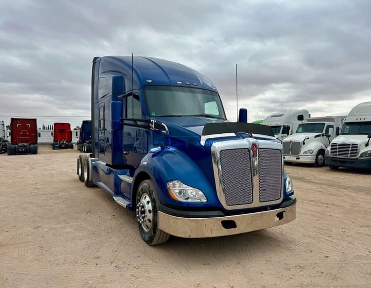 2018 KENWORTH T600 Sleeper Trucks