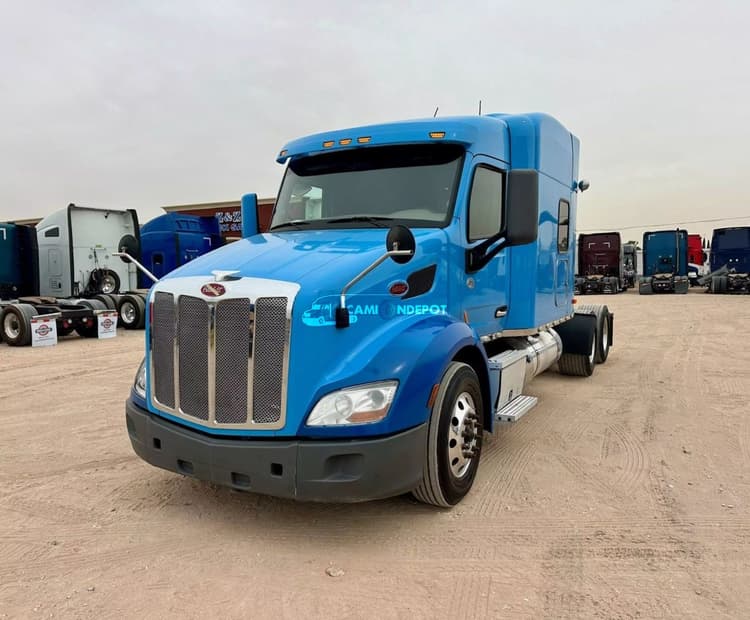 2019 PETERBILT 579 Sleeper Trucks