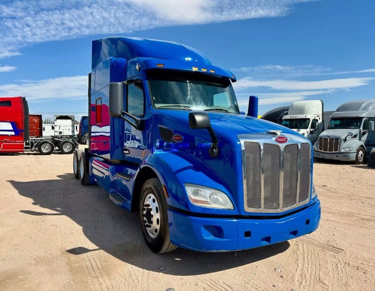 2019 PETERBILT 579 Sleeper Trucks