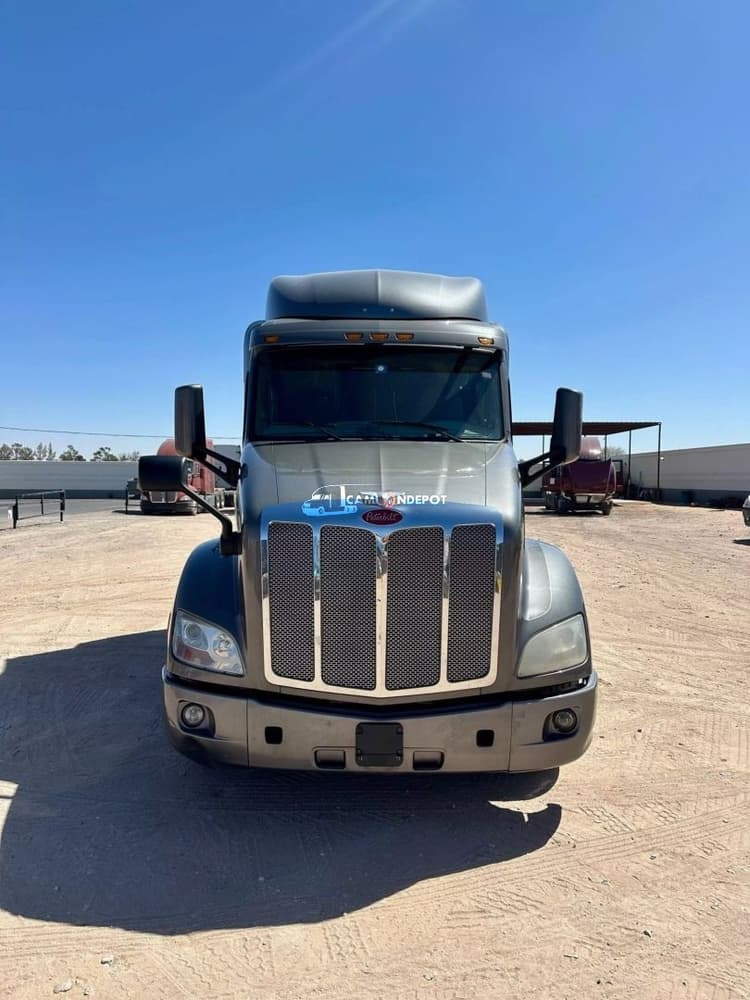 2019 PETERBILT 579 Sleeper Trucks