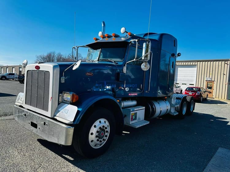 2012 PETERBILT 367 Sleeper Trucks