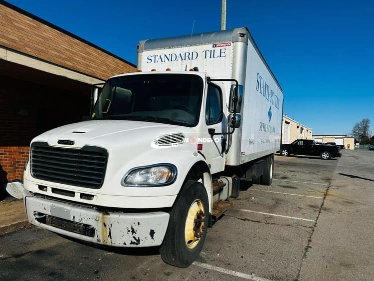 2015 FREIGHTLINER M106 Box Trucks