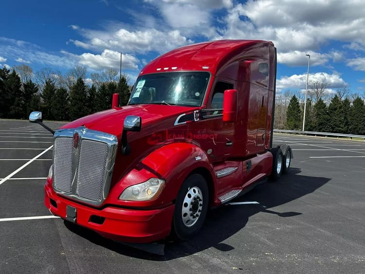 2020 KENWORTH T600 T680 Sleeper Trucks